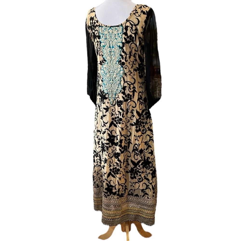 ORNATE SEQUINED AND EMBROIDERED LONG SLEEVE MAXI DRESS MULTICOLORED SIZE SMALL - Picture 7 of 15